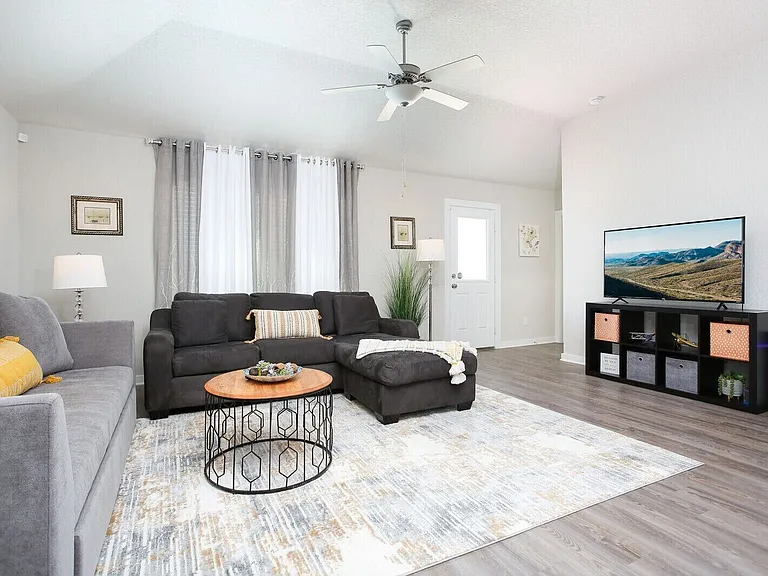 6943 Emerald Valley — Photo 4