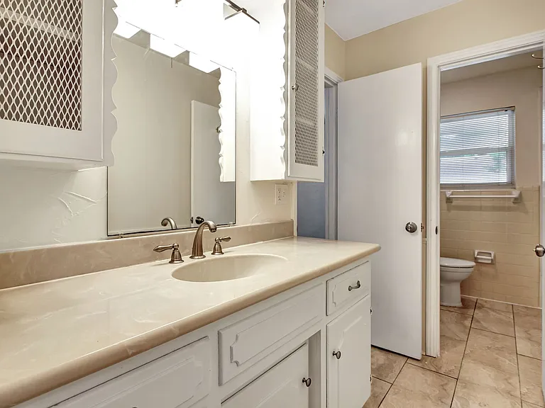 1007 Newberry Dr — Photo 14