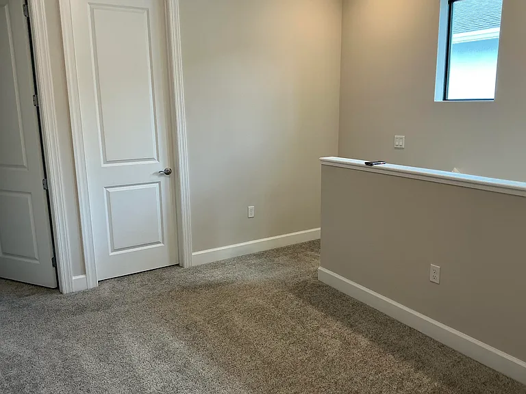 293 SW Sally Way — Photo 35