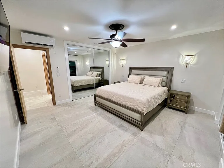 23443 Balmoral Ln — Photo 31