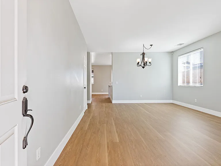 5909 Viking Way — Photo 2