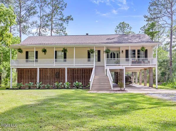 2221 Robertsdale Rd, Gautier, MS 39553