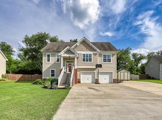 351 Appleberry Ln, Gallatin, TN 37066