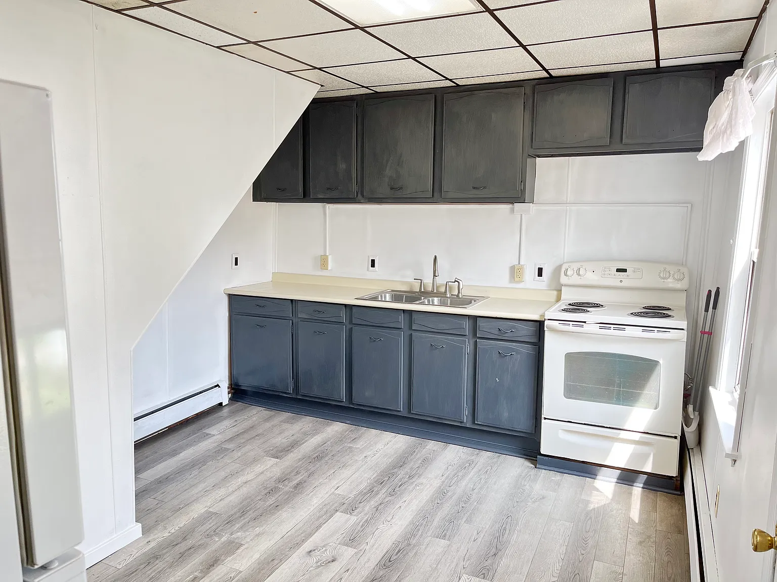 3 bed, $1,250 — Photo 2