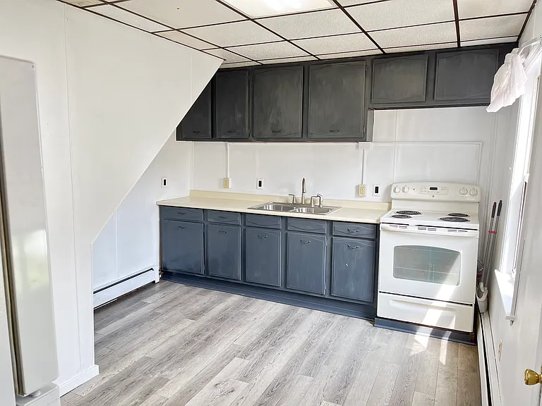 10 E Carroll St — Photo 2