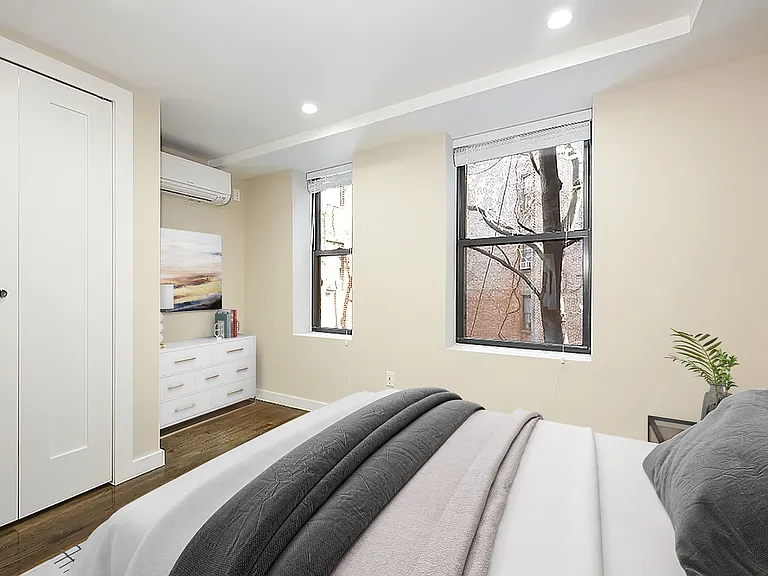 128 1st Ave #7 — Photo 4
