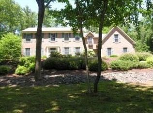 1372 Kelly Rd, Stroudsburg, PA 18360