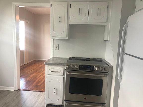 4th image of 15627 Delaware Ave Floor 1
