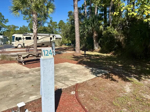 124 Haven Ct, Carrabelle, FL 32322