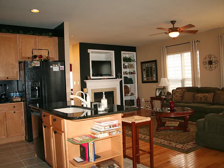 9135 Stonegarden Dr — Photo 17