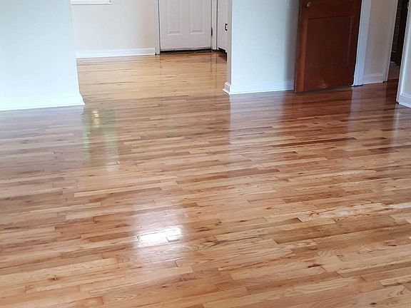 4th image of 325 E Pershing St