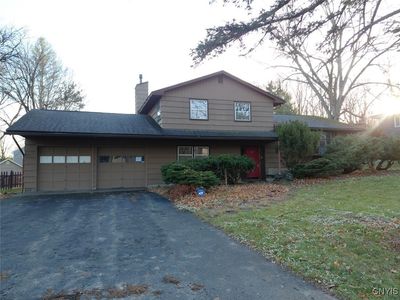 7658 Farmington Rd, Manlius, NY, 13104
