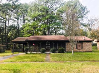 1911 Wolf Ridge Rd, Mobile, AL 36618