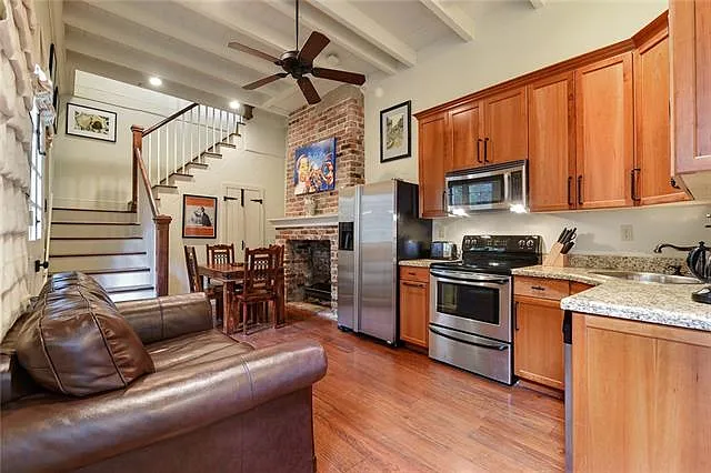 2 bed, 2.0 bath, 1033 sqft, $1,750 — Photo 3