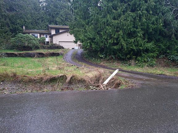 2nd image of 34168 Bridge View Dr NE