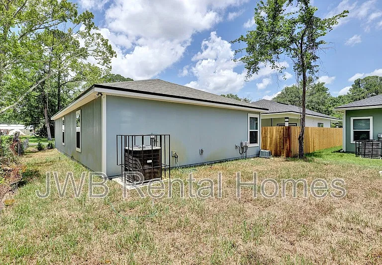 1145 Canal St — Photo 13