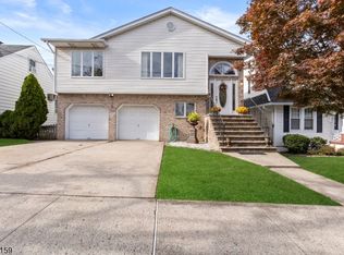 33 Main St, Garfield, NJ 07026