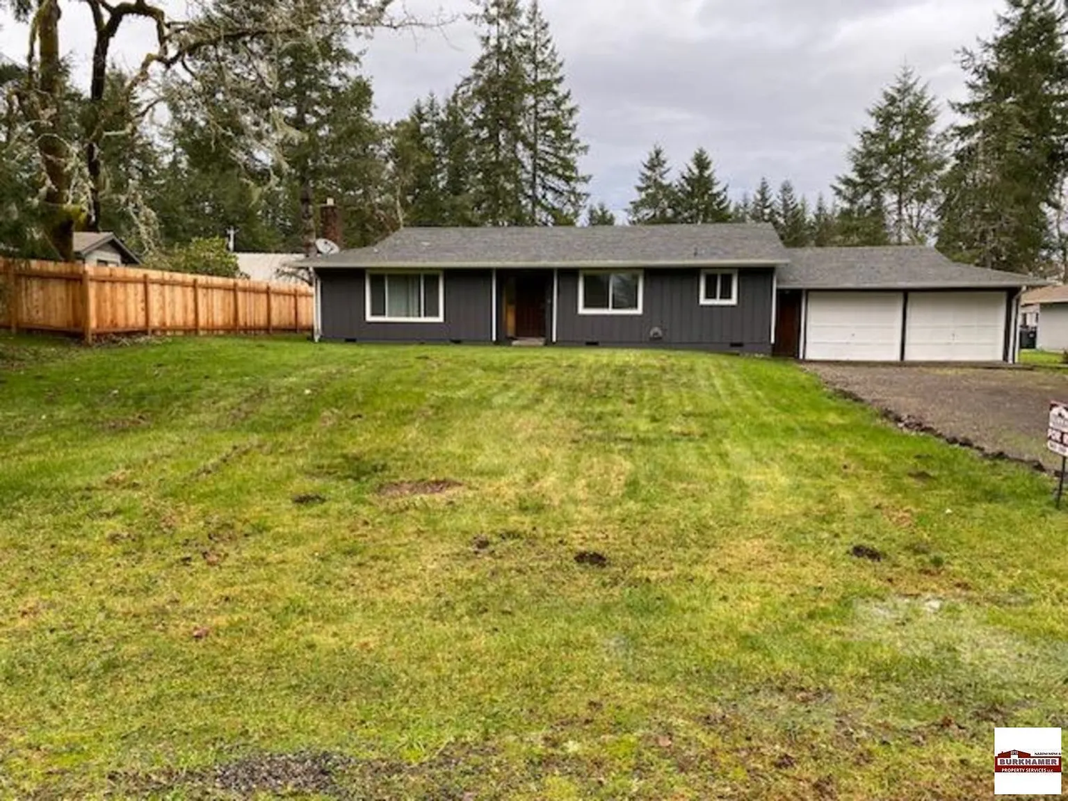 3 bed, 1.5 bath, 1332 sqft, $1,895 — Photo 2