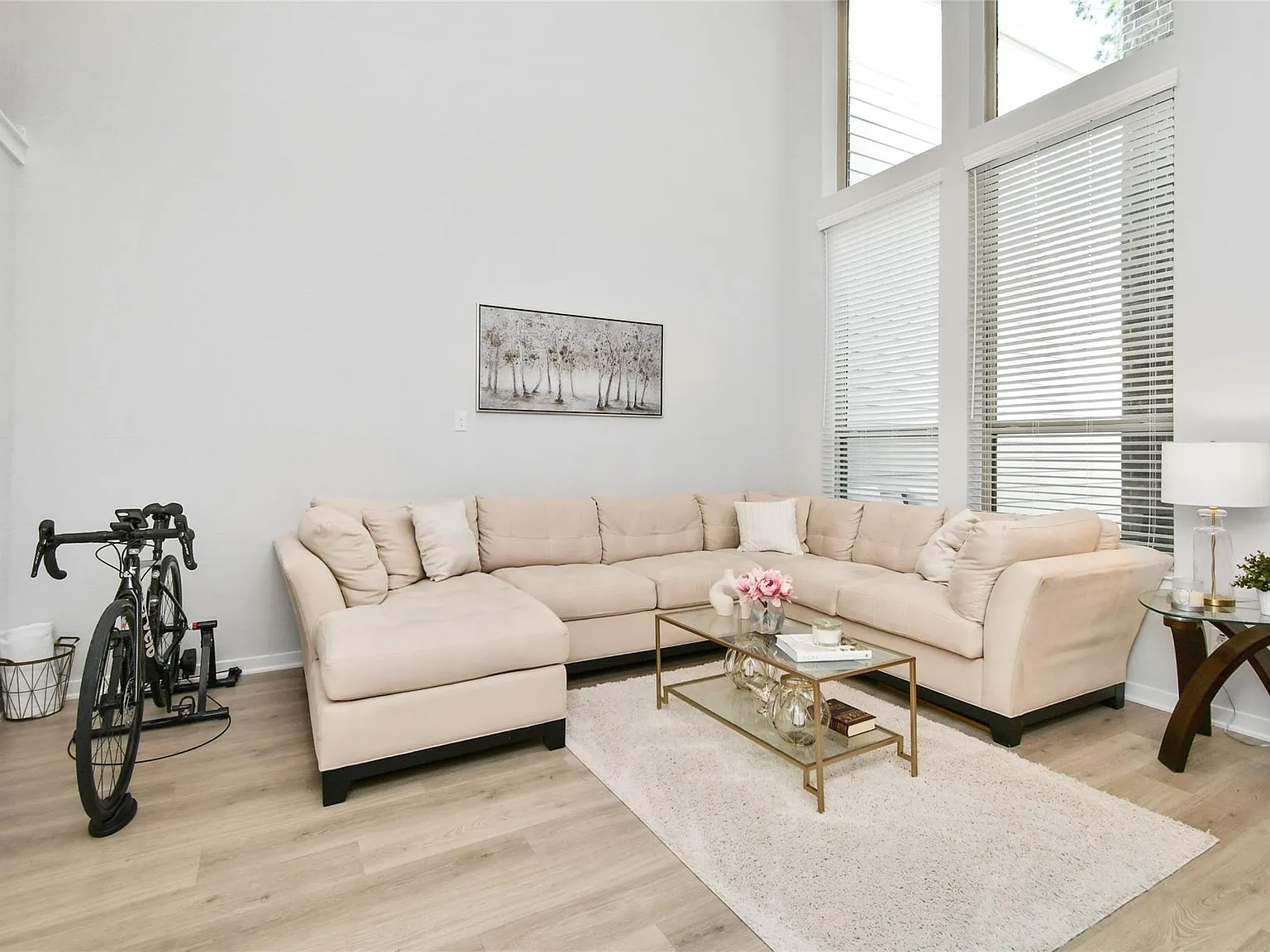 3 bed, 2.5 bath, 1761 sqft, $2,400 — Photo 4