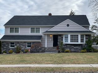 306 Woods End Rd, Westfield, NJ 07090