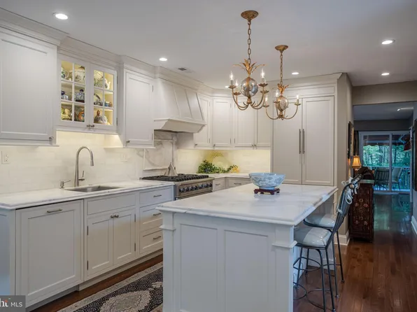 515 Leamington Ct, Ambler, PA 19002