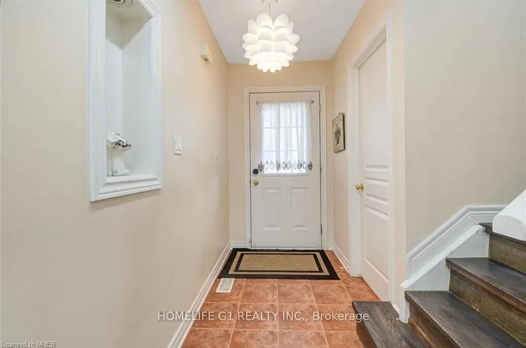 3 bed, $2,699 — Photo 4