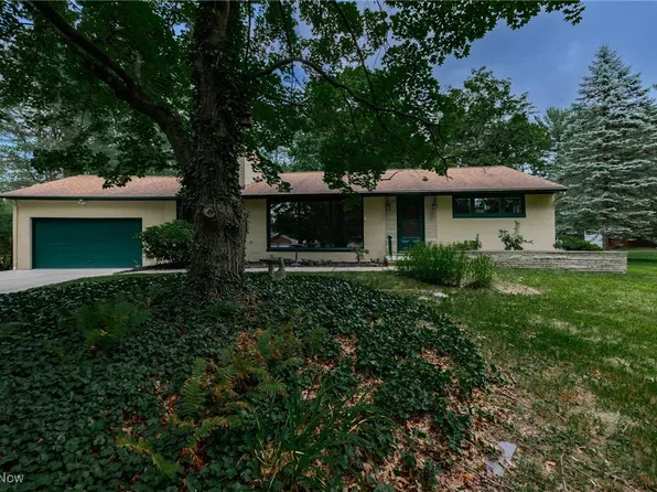 816 Overridge Ave SE, North Canton, OH 44720