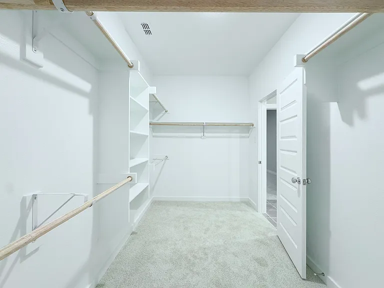 566 Silver Springs Ln — Photo 14