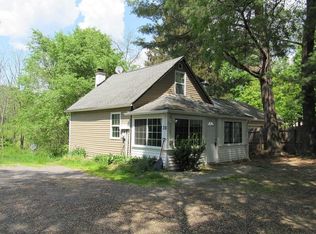 38 Sherow Rd, Pleasant Valley, NY 12569