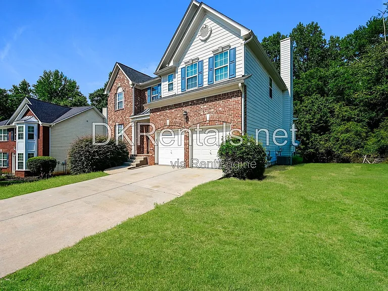 3926 Yosemite Park Ln — Photo 2