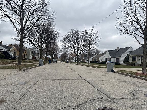 4th image of 150 S 80th St