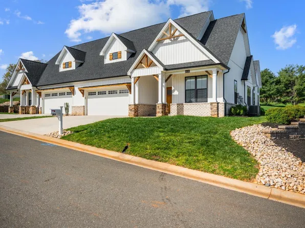 1078 Titleist Dr, Forest, VA 24551