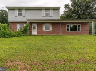 5282 Strasburg Rd, Kinzers, PA 17535