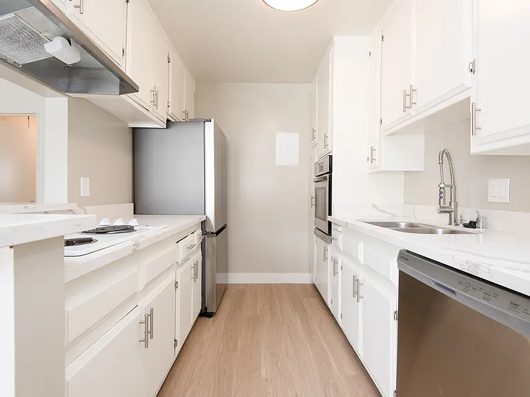 1829 Corinth Ave #5 — Photo 4