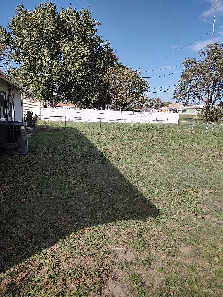 4 bed, 1296 sqft, $1,000 — Photo 2
