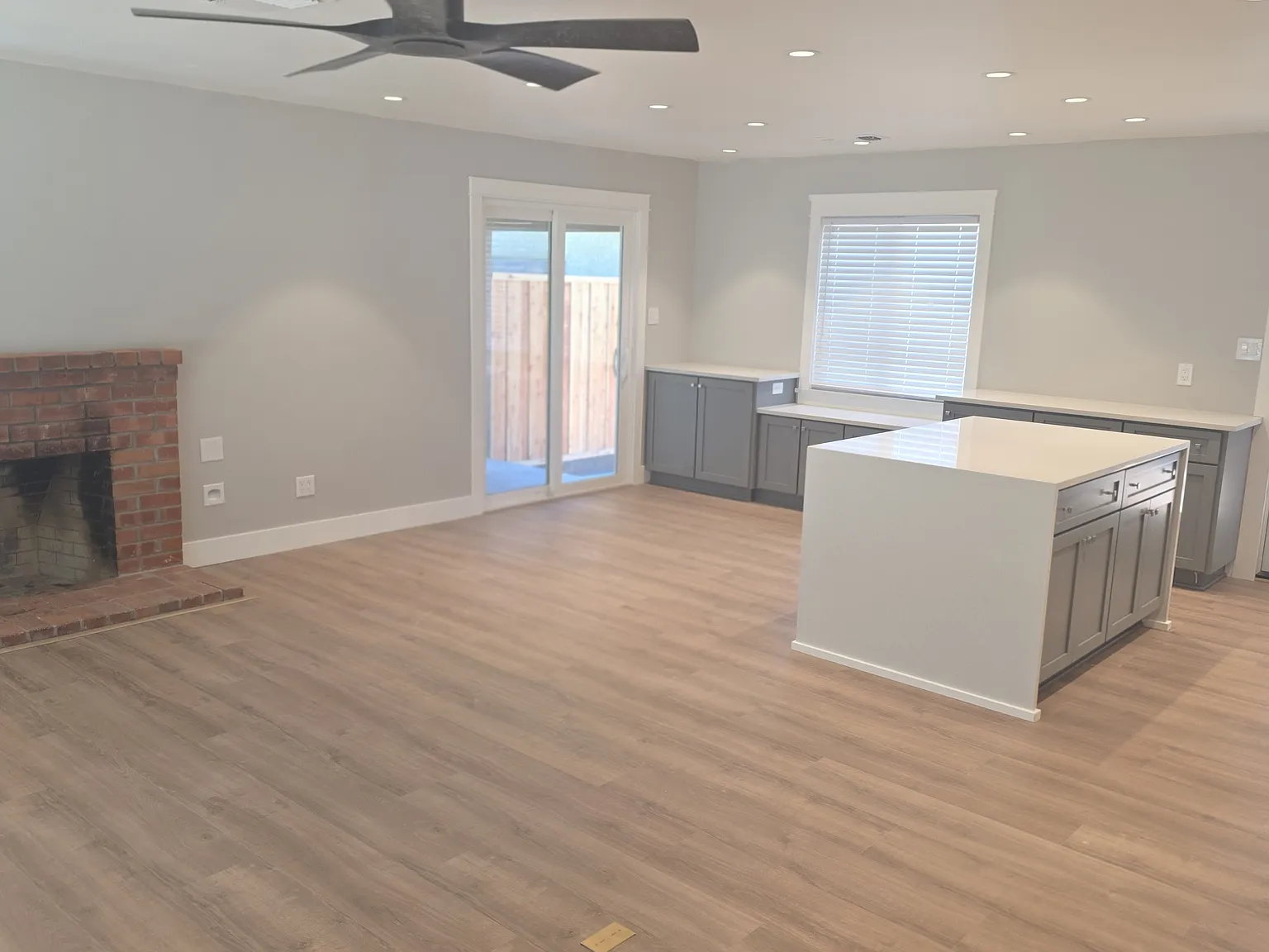 3 bed, 1274 sqft, $4,800 — Photo 3