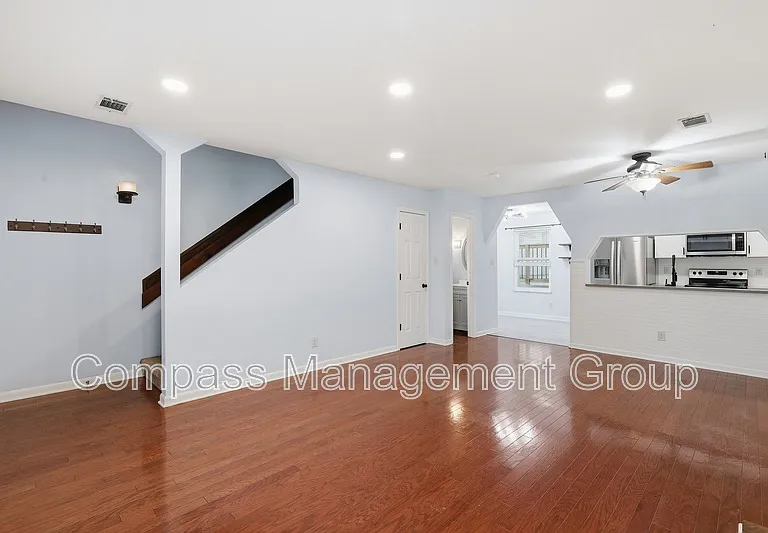 7668 Chatham Cir — Photo 8