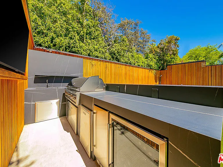 128 N Laurel Ave — Photo 22