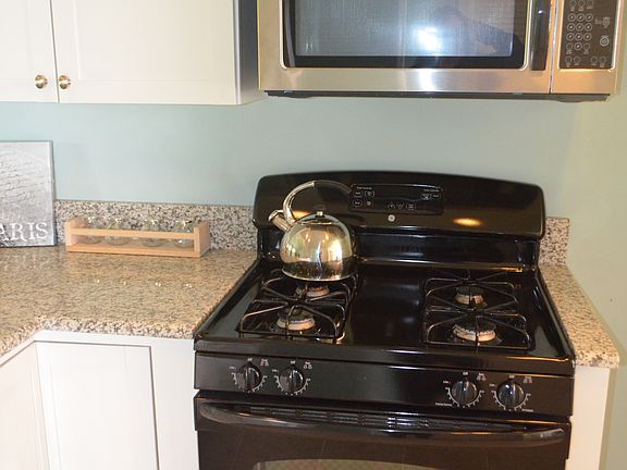 4th image of 1411 Fairfield Dr