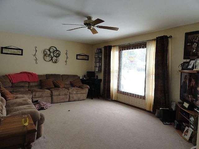 1st image of 530 Fairview Dr
