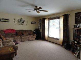 530 Fairview Dr, Hartford, WI 53027