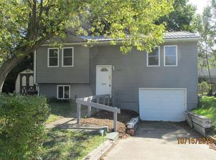 2425 Woodlawn Ave, Erie, PA 16510