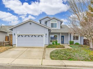 235 Arnos St, Talent, OR 97540