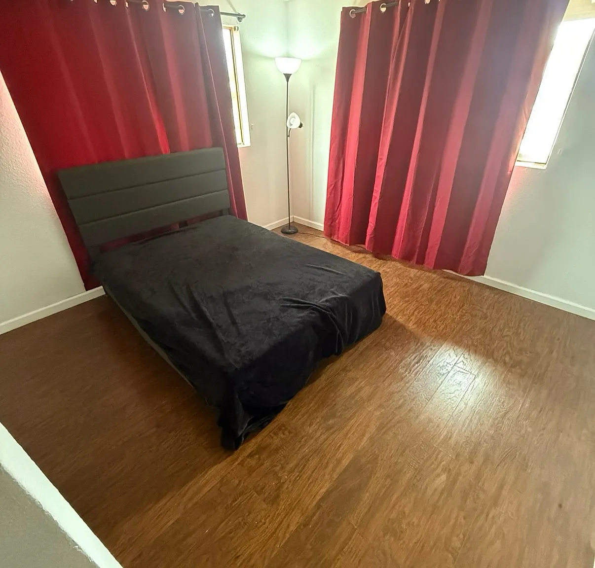 521 Kaiwahine St — Photo 1