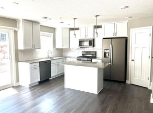 9662 Canter Ct, Victoria, MN 55386