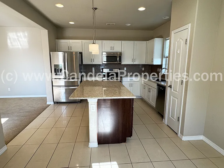 475 Eclipse Dr — Photo 9