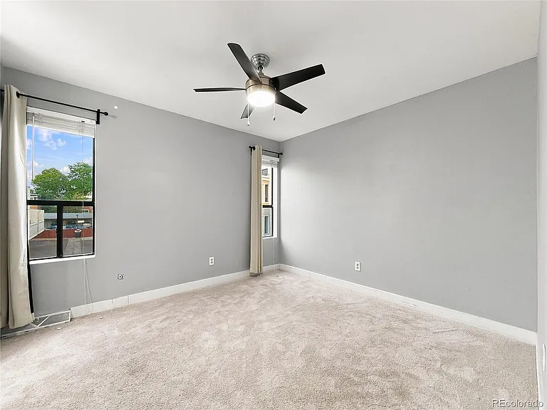 1050 S Monaco Street Pkwy — Photo 11