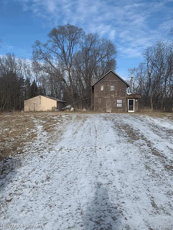 3195 Fisher Rd photo 1