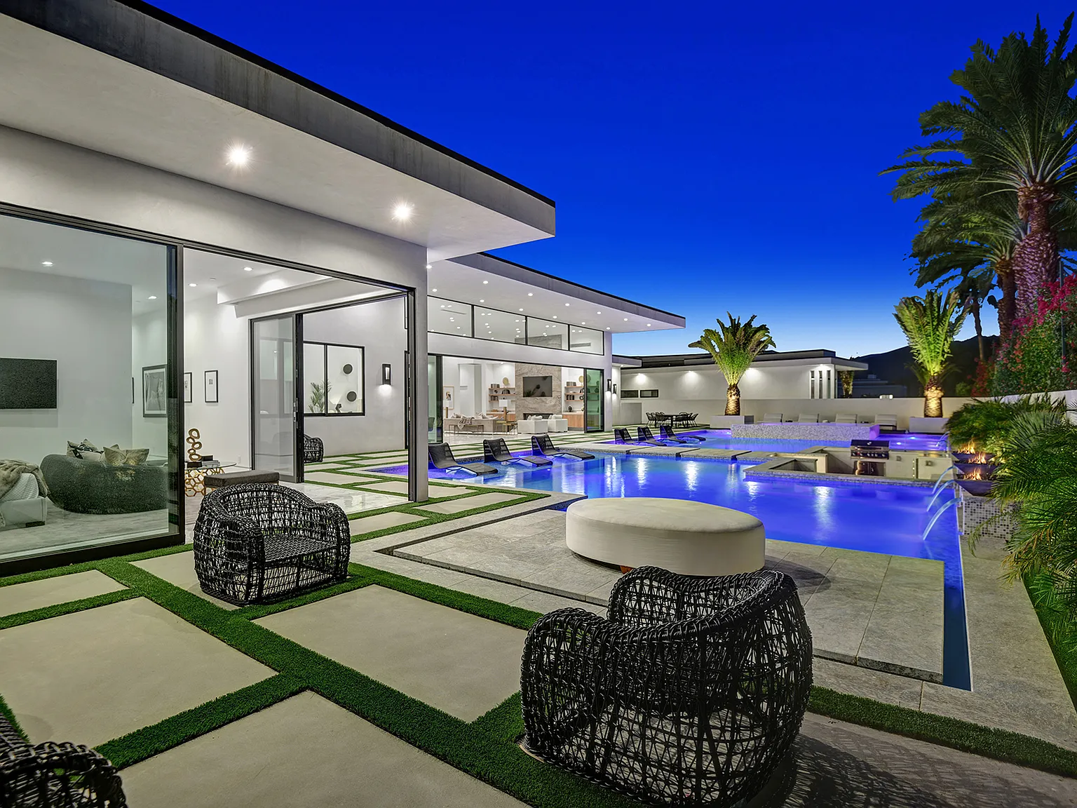 5 bed, 5.5 bath, $50,000 — Photo 3