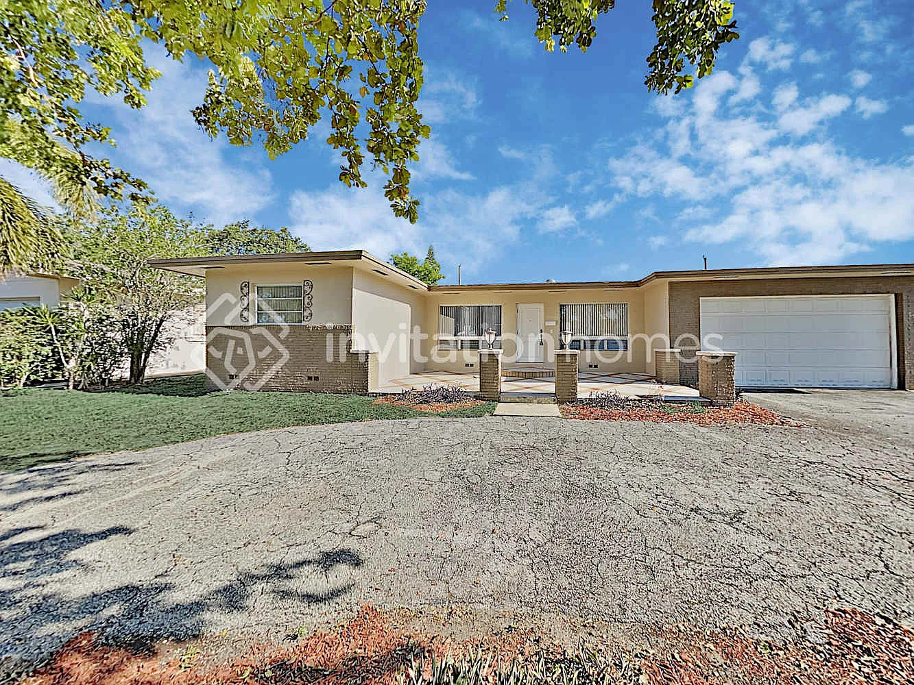 4200 Hayes St Hollywood, FL 33021 — Photo 1